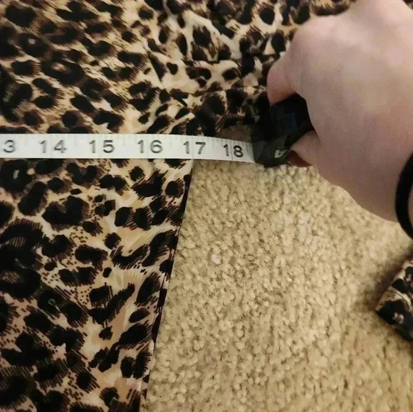 Leopard Print Bodysuit Size M NWT Long Sleeves Yelete #I279 - Picture 4 of 5